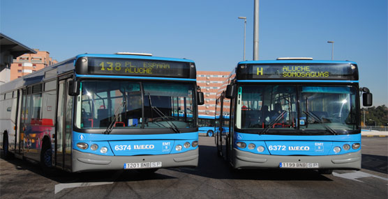 Dos autobuses del modelo Iveco CityClass en su último día de servicio.