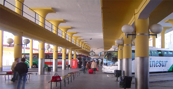 Interior de la estación de autobuses del Prado de San Sebastián en Sevilla.