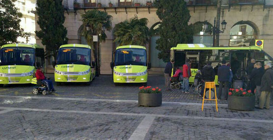 Staco Bus entrega cuatro unidades del Itineris a la Marina Gandiense, de GT.