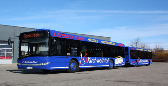 Un autobús con remolque de pasajeros incorporado, similar al que ya ha puesto en funcionamiento PostBus.