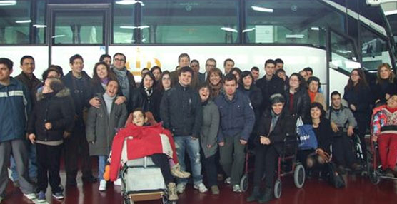 Murcia pone a disposición de las organizaciones de personas con discapacidad los autobuses adaptados del Parque Móvil.