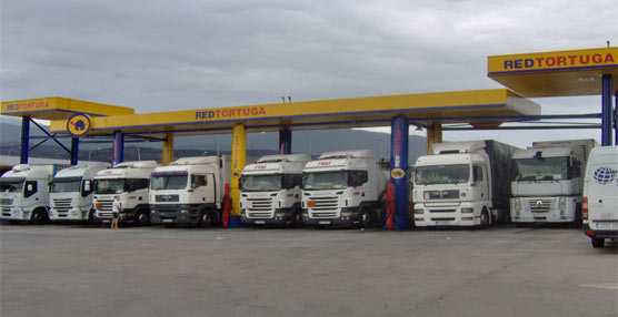 Camiones en una de las áreas de servicio de RedTortuga.