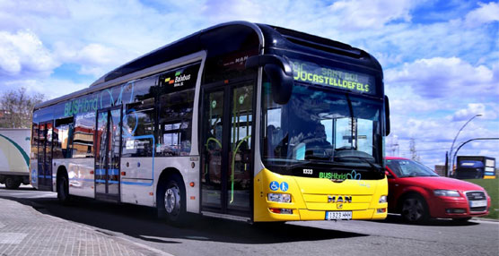 Uno de los autobuses híbridos que ya operan con Baixbus