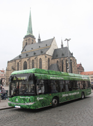 El nuevo autobús híbrido de Solaris y Skoda en la ciudad polaca.