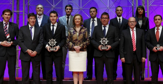 Fotografía de familia en la ceremonia de entrega de los premios Pilot y la clausura del foro en Zaragoza.