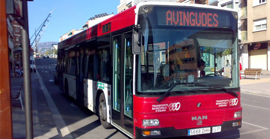Uno de los autobuses de la flota de urbanos de la ciudad de Tarrasa, en la provincia de Barcelona.