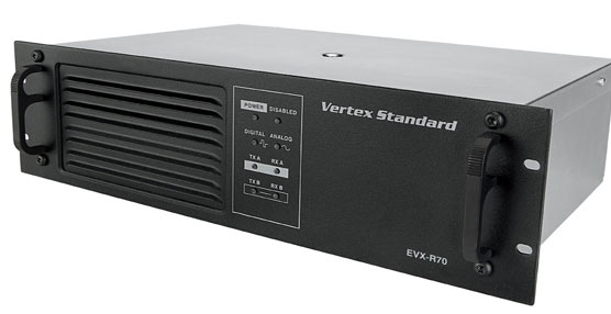 El repetidor EVX-R70 para un sistema digital completo.