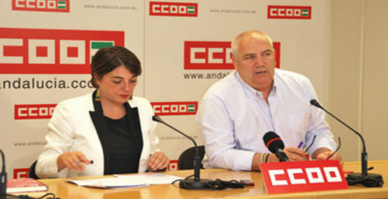 Elena Cortés y Francisco Carbonero durante la rueda de prensa posterior a su reunión.