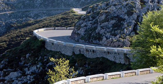 Carretera a los Lagos de Covadonga.
