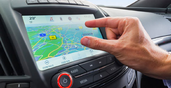 El Nuevo Opel Insignia con nueva generación de info-entretenimiento con Touchpad y control por voz.