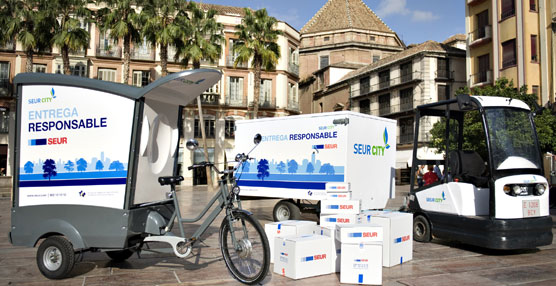 La nueva flota ecológica de SEUR formada por bicis, motos, triciclos y vehículos eléctricos.