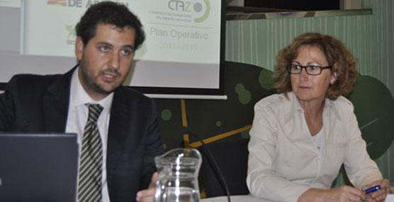 El director del CTAZ, Juan Ortiz, y la directora general de Calidad Ambiental del Gobierno de Aragón, Pilar Molinero.