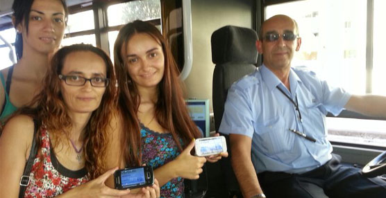 Algunos de los usuarios que utilizaron de forma gratuita los autobuses de EMT Valencia