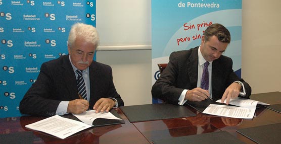 Ramón Alonso, presidente de Asetranspo, y Jorge Cienfuegos, director de Banca de Banco Sabadell.