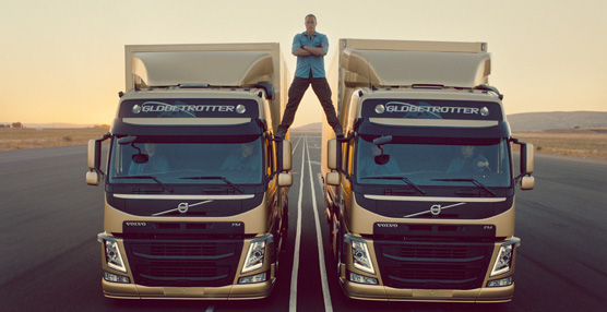 Jean-Claude Van Damme y Volvo demuestran la estabilidad de la direcci&oacute;n din&aacute;mica de sus camiones