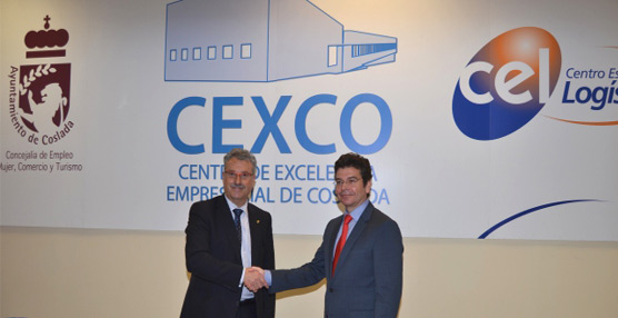 De izquierda a derecha, el alcalde de Coslada, Raúl López y el presidente del CEL, Alejandro Gutierrez.  