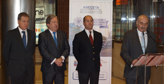 Acudieron el Consejero de innovación de Cantabria, Eduardo Arasti, y su director de transporte, Fermín Llaguno.