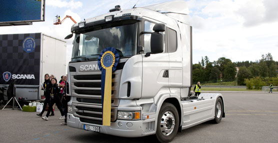 El mejor joven conductor de Europa 2014 ganará un camión Scania Serie R personalizado, valorado en 100.000 euros. 