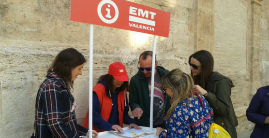 Uno de los puestos de información de EMT en Valencia. Foto EMT Valencia.