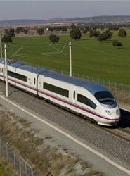 Renfe ofrecerá nuevas rutas combinadas de tren y autobús en Andalucía.
