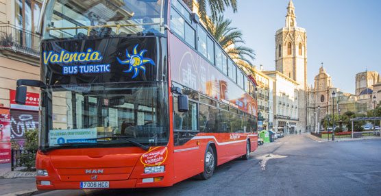 Viajes Transvía Tours obtiene la certificación UNE 13816 de transporte público de pasajeros por su servicio Valencia Bus Turistic. 