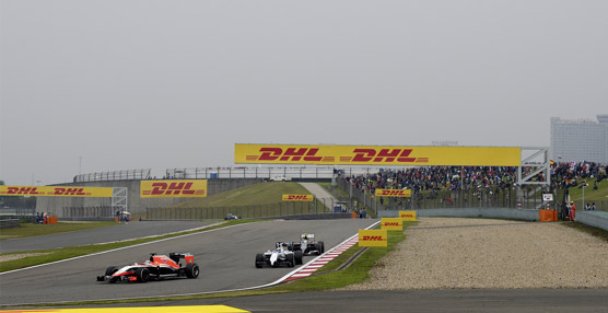 DHL es el socio logístico oficial de la Fórmula 1 y ha formado parte de la escena de las carreras desde hace más de veinticinco años.