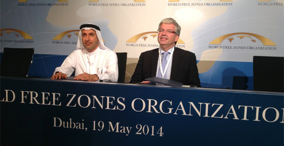 El delegado especial del Estado en el CZFB, Jordi Cornet, con el presidente del Consejo de Zonas Francas de Dubai y nuevo presidente de la WFZO, Mohammed Alzarooni.