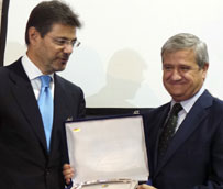 Correos recibe el X Premio SIL a la Mejor Empresa Log&iacute;stica Nacional por su amplia cobertura territorial y su servicio