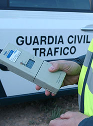 Los agentes de la agrupación de Tráfico de la Guardia Civil han controlado casi 800.000 vehículos.