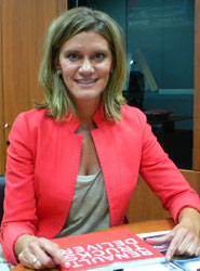 Esther Pérez Limón, responsable de Relaciones con la Prensa y Ediciones de Renault Trucks.