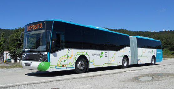Scania entrega dos autobuses articulados a Euskotren para dar servicio al Consorcio de Lurraldebus.