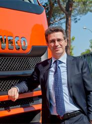 En su nuevo cargo, De Astis asume la responsabilidad de impulsar la nueva organización comercial de la marca por líneas de negocio y consolidar el liderazgo de Iveco en el mercado español.