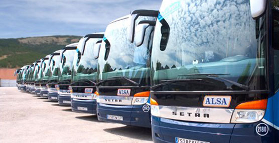 Alsa renueva su mayor contrato de transporte en autobús en España quince años más por 600 millones.