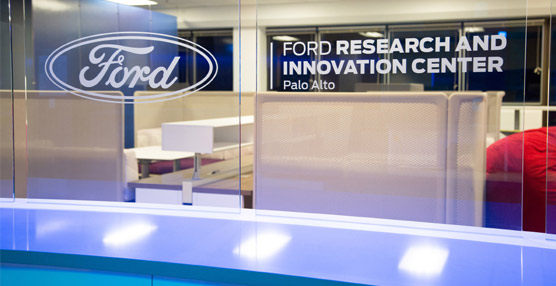 Ford espera tener uno de los mayores centros de investigación de un fabricante de vehículos en Silicon Valley para finales de año, con un equipo de 125 investigadores, ingenieros y científicos.