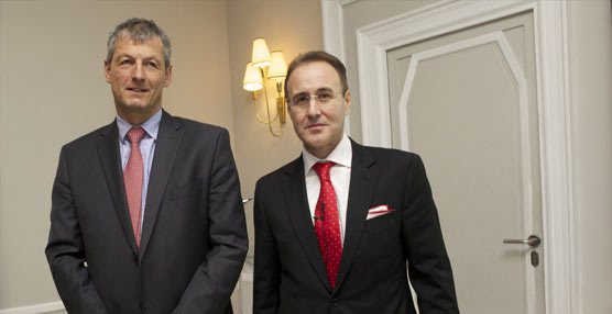 Luc Nadal (izquierda), presidente de Gefco, junto a Julián Navarro (derecha), director de la compañía en España.