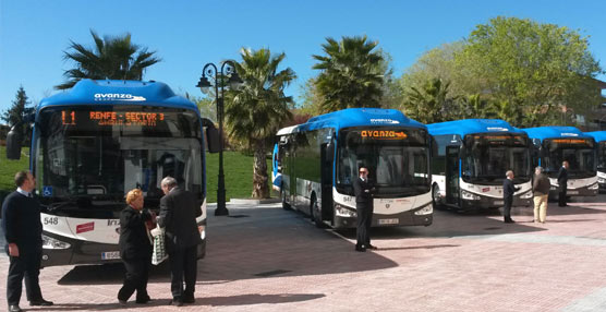 Presentación de los autobuses en la Plaza de España de Getafe