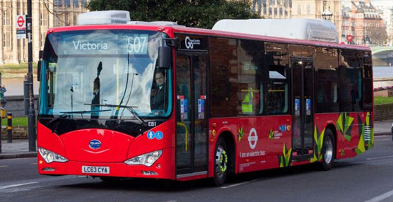 La marca china BYD entrega un total de 13 autobuses el&eacute;ctricos al Ayuntamiento de Nottingham