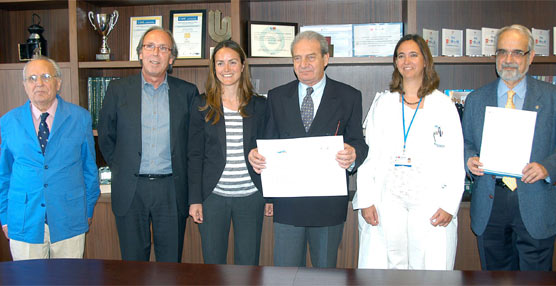 Entrega del cheque para la investigación al Hospital Unviersitario Ramón y Cajal