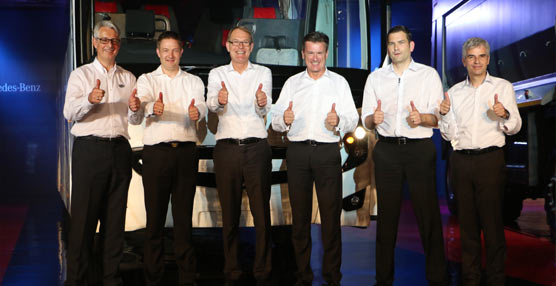 Miembros de la planta de Autobuses de Daimler en India