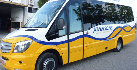 Car-bus.net hace entrega de una unidad Spica a traves de EVM Direct Ltd a la empresa Jonhson Coaches de Inglaterra
