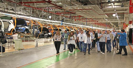 Volkswagen reune en Navarra a sus principales clientes de flotas y renting, visitaron la f&aacute;brica de la marca