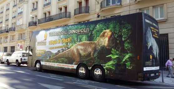 El autobús de Dinópolis recorrerá más de 10.000 kilómetros por España.