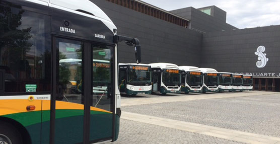 Volvo entrega cuatro autobuses híbridos a la Mancomunidad de la Comarca de Pamplona.