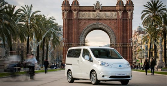 Nissan saca a pasear por Europa su furgoneta eléctrica insignia, la e-NV200