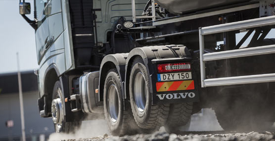 Mejor agarre y menor consumo de combustible con el nuevo Tandem Axle Lift de Volvo Trucks