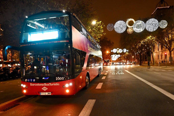 Barcelona pone en marcha la versión navideña del bus turístico