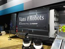 Sprinter con carga para robots de entrega en la presentación de Mercedes-Benz Vans Advance