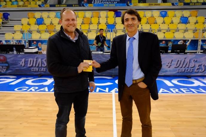 Guaguas ayuda a voluntarios de Copa del Rey de Baloncesto 2018