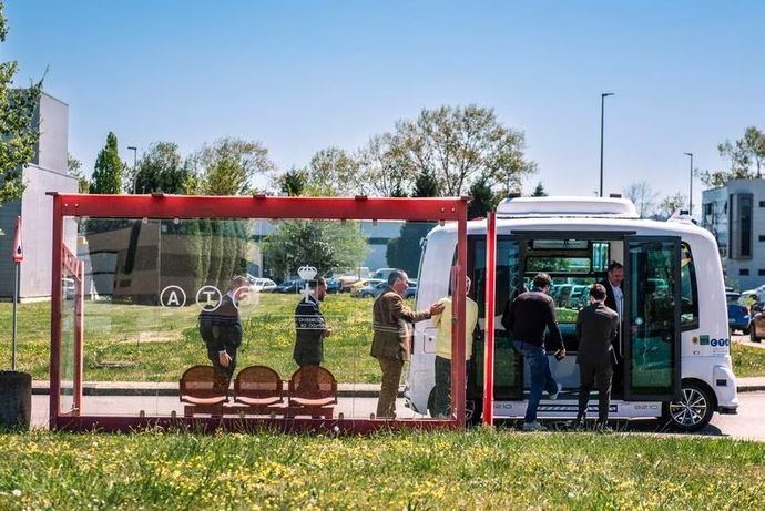 El primer autobús autónomo de Asturias atrae por su innovación