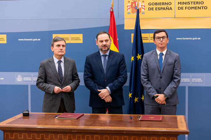 José Luis Ábalos, ha presidido, el pasado 22 de diciembre, la firma del nuevo convenio de carreteras con Canarias.